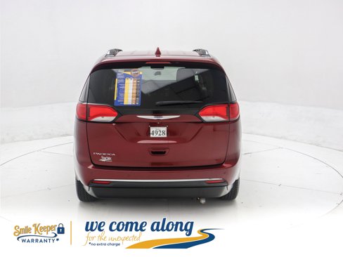 Used 2018 Chrysler Pacifica Touring-L image 6
