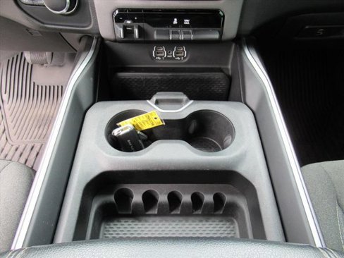 Used 2021 RAM 1500 Big Horn image 22