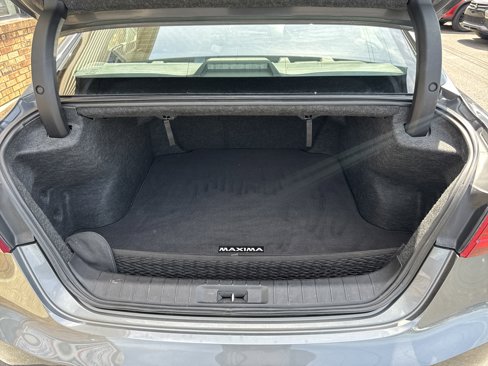 Used 2018 Nissan Maxima Platinum image 11