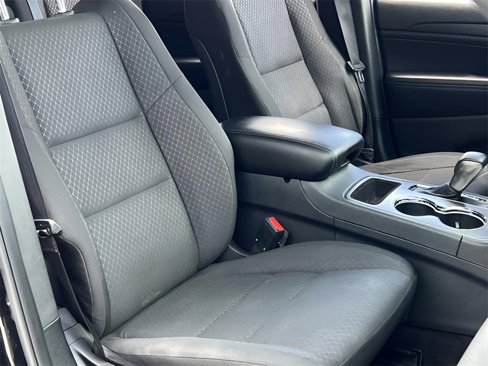 Used 2018 Jeep Grand Cherokee Laredo image 15