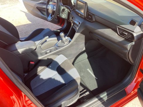 Used 2020 Hyundai Veloster 2.0 image 10