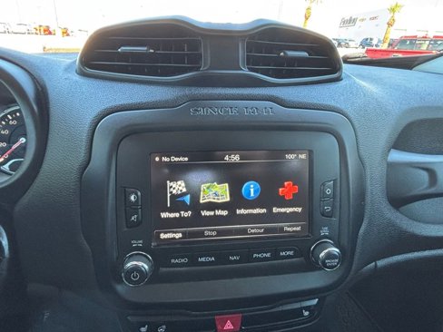 Used 2016 Jeep Renegade Trailhawk w/ Premium Trailhawk Package image 36