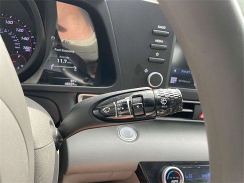 Certified 2023 Hyundai Elantra SEL image 27