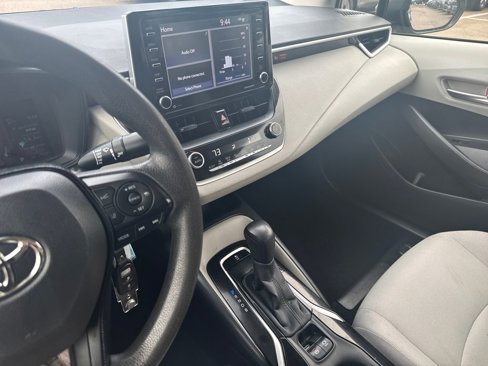 Used 2021 Toyota Corolla LE image 19