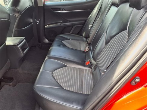 Used 2021 Toyota Camry SE image 7