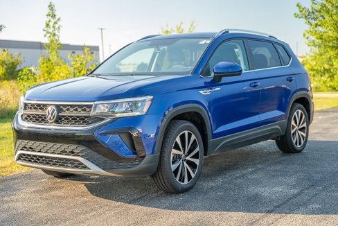 Certified 2022 Volkswagen Taos SE image 5