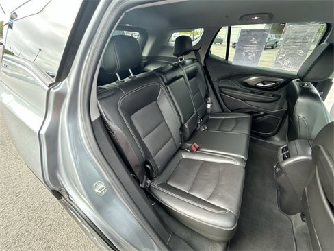Used 2024 GMC Terrain SLT image 26