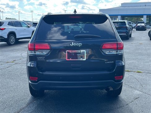 Used 2020 Jeep Grand Cherokee Laredo image 4