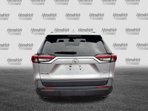 Used 2019 Toyota RAV4 XLE image 9