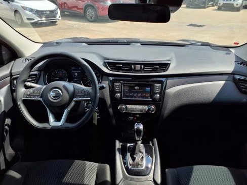 Certified 2022 Nissan Rogue Sport S image 4
