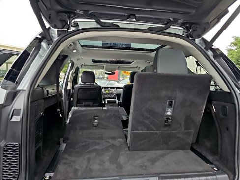 Used 2018 Land Rover Discovery SE image 59