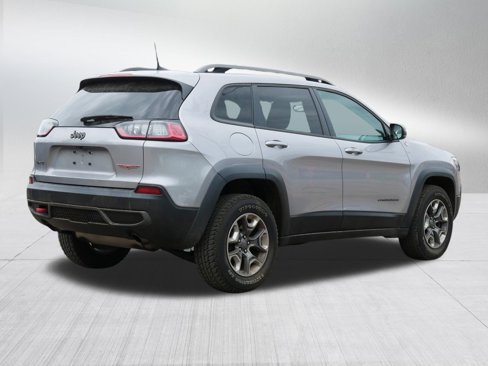 Used 2019 Jeep Cherokee Trailhawk w/ Cold Weather Group image 7