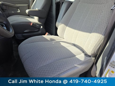 Used 2017 GMC Savana 2500 image 24