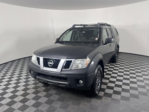 Used 2015 Nissan Frontier PRO-4X image 9