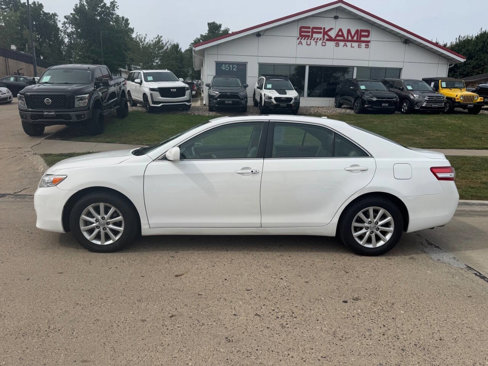 Used 2011 Toyota Camry XLE image 2