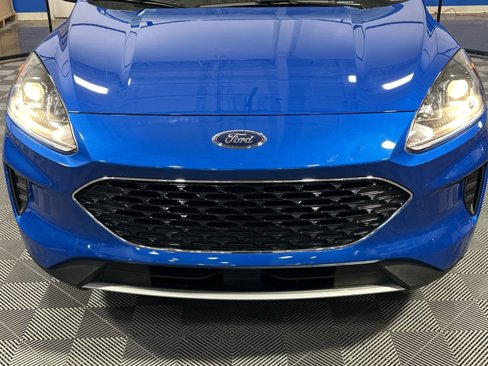 Used 2020 Ford Escape SE image 40