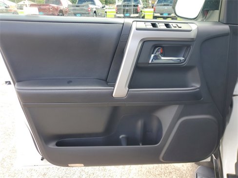 Used 2017 Toyota 4Runner SR5 Premium image 17