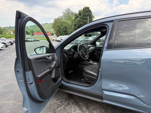 Used 2023 Ford Escape ST-Line w/ Tech Pack #1 image 11