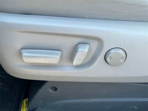 Used 2020 Toyota Sienna XLE image 25