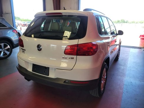 Used 2016 Volkswagen Tiguan S image 4