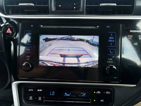Used 2017 Toyota Corolla LE image 22