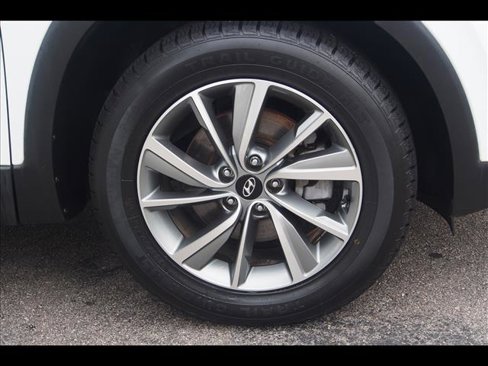 Used 2020 Hyundai Santa Fe SEL w/ Convenience Package image 9