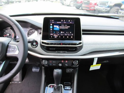 New 2025 Jeep Compass Latitude w/ Mopar Graphics Package image 20