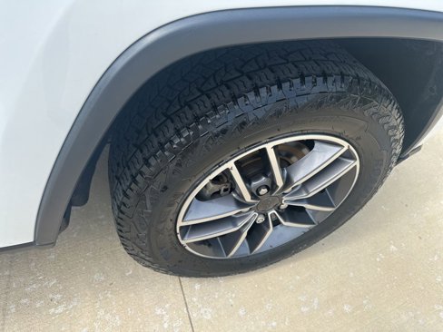 Used 2020 Jeep Grand Cherokee Limited image 12