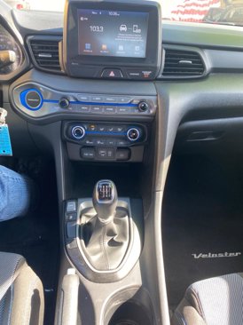 Used 2020 Hyundai Veloster 2.0 image 12