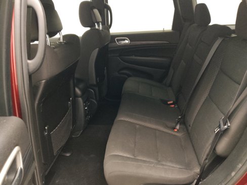 Used 2020 Jeep Grand Cherokee Laredo w/ Security & Convenience Group image 18