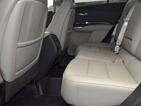 Used 2021 Cadillac XT4 Premium Luxury image 14