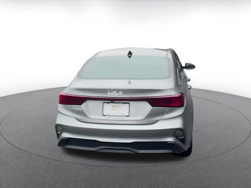 Used 2023 Kia Forte LXS image 9