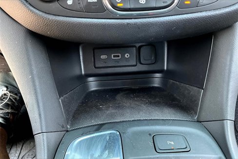 Used 2023 Chevrolet Equinox LT image 16