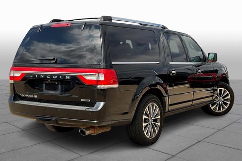 Used 2016 Lincoln Navigator L Select image 13