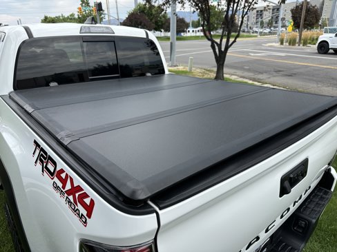 Used 2022 Toyota Tacoma TRD Off-Road image 10