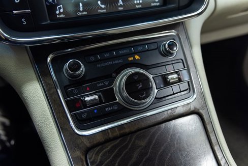 Used 2018 Lincoln Continental Select w/ Continental Climate Package image 20