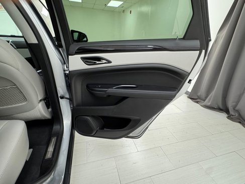 Used 2015 Cadillac SRX Luxury w/ Driver Awareness Package image 15