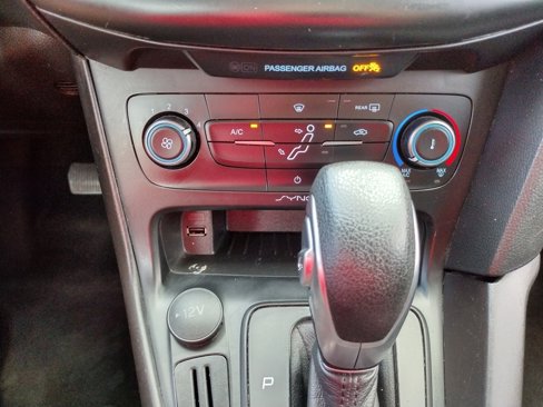 Used 2018 Ford Focus SE image 3