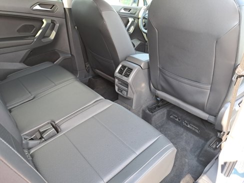 Certified 2020 Volkswagen Tiguan SE image 11