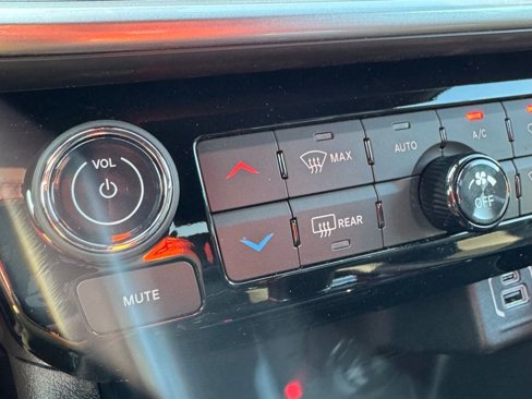 New 2025 Jeep Compass Limited image 21