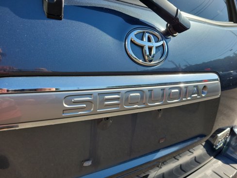 Used 2010 Toyota Sequoia Platinum image 36