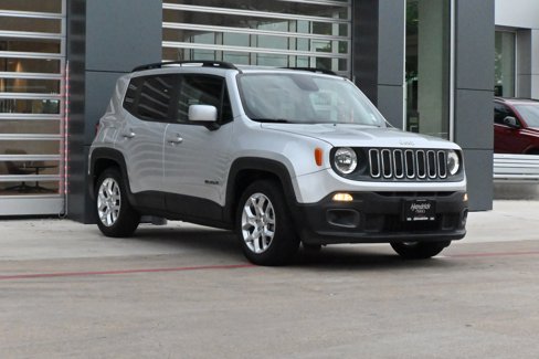 Used 2018 Jeep Renegade Latitude image 2