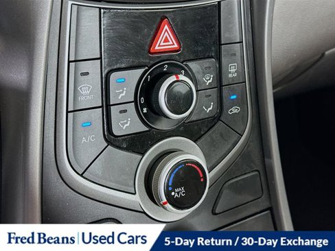 Used 2016 Hyundai Elantra SE image 16