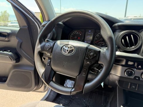 Used 2020 Toyota Tacoma SR image 11