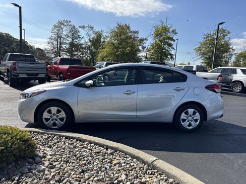 Used 2018 Kia Forte LX w/ Sports Package image 8