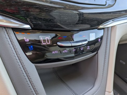 Used 2022 Cadillac XT6 Premium Luxury image 23