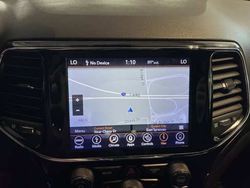 Used 2019 Jeep Grand Cherokee Altitude image 42