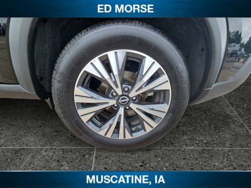Used 2023 Nissan Rogue SV image 10