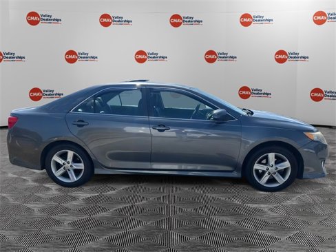 Used 2014 Toyota Camry L image 5