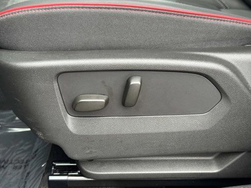 Used 2023 Buick Envision Essence w/ Sport Touring Package image 15